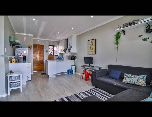 2 BEDROOM APARTMENT FOR SALE IN HAYFIELDS